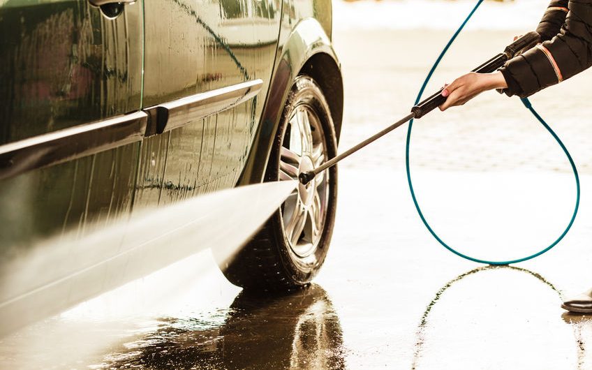 Lavage auto : haute pression, automatique ou à la main ? - Le blog DEKRA