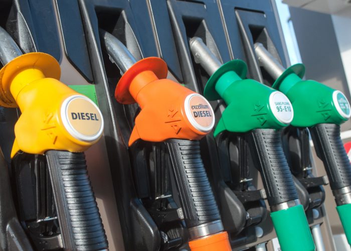 Différents types de carburants en station-service : Diesel, excellium Diesel, Sans Plomb 98, Sans Plomb 95
